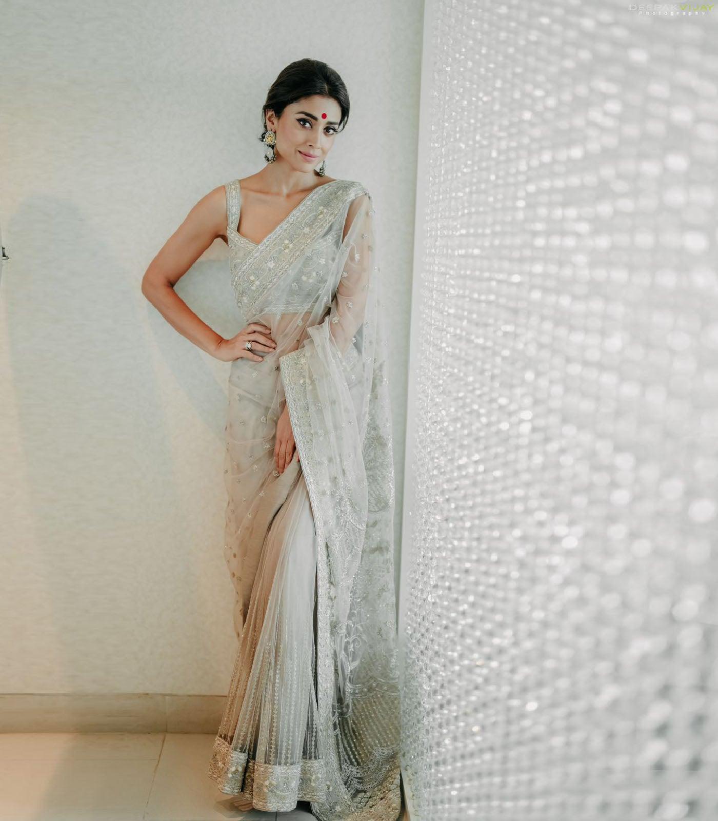 Shriya Saran in Ivory embroidered saree set - Jayanti Reddy